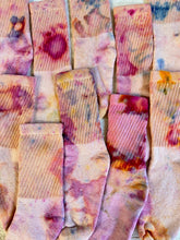 Afbeelding in Gallery-weergave laden, Organic cotton hand dyed socks | Mira Blackman
