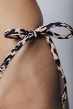 Afbeelding in Gallery-weergave laden, Pia leopard bikini bottom | Beige
